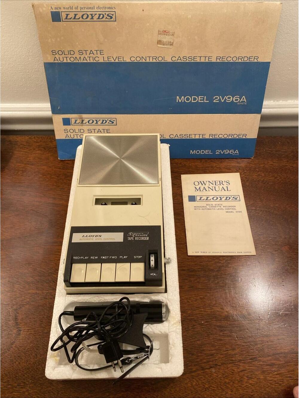 Vintage Lloyd's Model 2V96A-114B Compact Cassette Tape Recorder